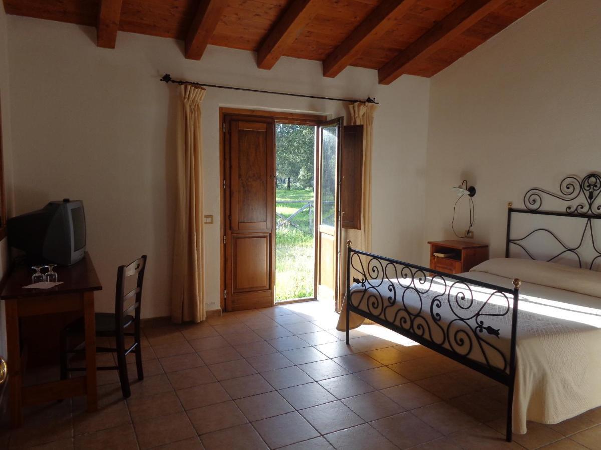 Hotel Su Baione Abbasanta Quarto foto